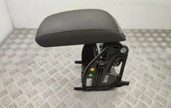 Skoda Octavia Mk3 (5E) Armrest 5E0864207