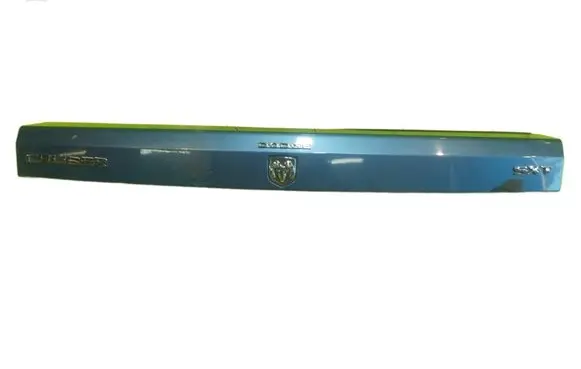 Dodge Caliber Rear light center trim bar blend 070091020420