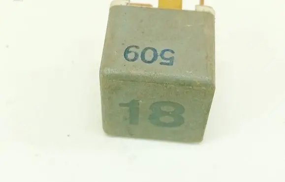 Skoda Octavia Mk1 (1U) Other relay 191937503
