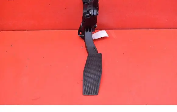 Opel Astra J Accelerator throttle pedal 13252702