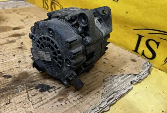 Mercedes-Benz G W461 W463 1st Gen Generator/alternator A0009062100