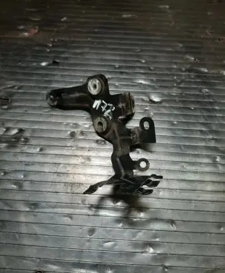 Volkswagen Touran II Other engine bay part 1T0906469C