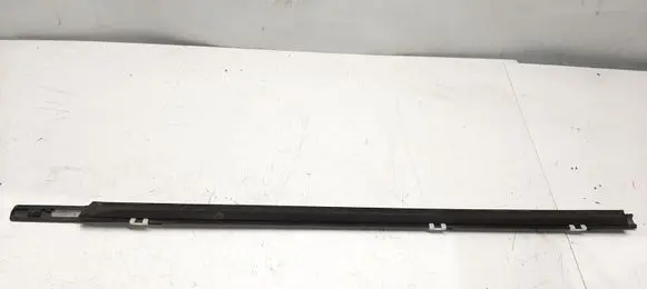 Nissan Qashqai Rear door glass trim molding 82820JD00A