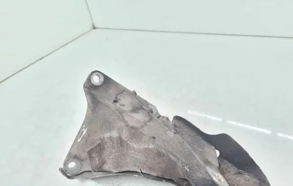 BMW 1 E81 E87 Engine mounting bracket 22116764574 6764574
