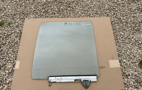 Toyota 4 Runner N120 N130 Rear side window 6811489106
