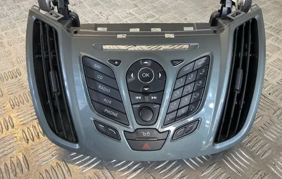 Head unit multimedia control