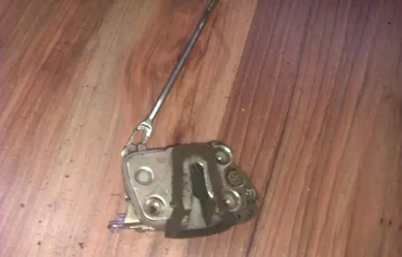 Opel Frontera A Front door lock
