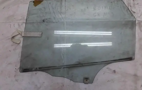 Mazda 3 I Rear door window glass