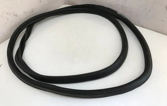 Nissan Pulsar Trunk rubber seal (body) 