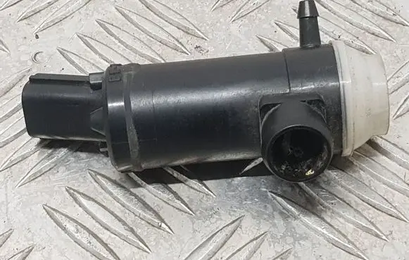 Subaru Legacy Windscreen/windshield washer pump