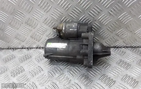 Peugeot 307 Starter motor 9645100680
