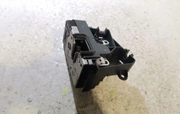 Opel Signum Front door lock 24447340