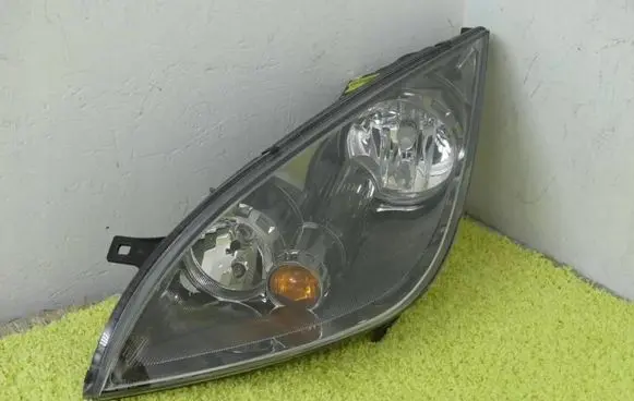 Mitsubishi Colt Headlight/headlamp MR957345