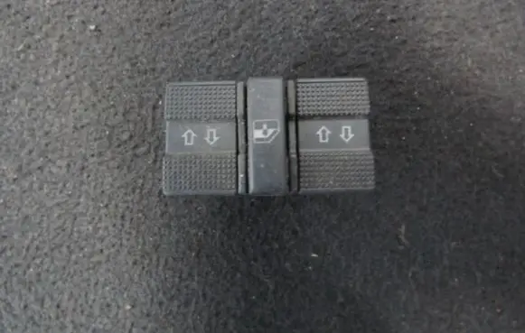 Volkswagen Golf III Electric window control switch 1H0959855A
