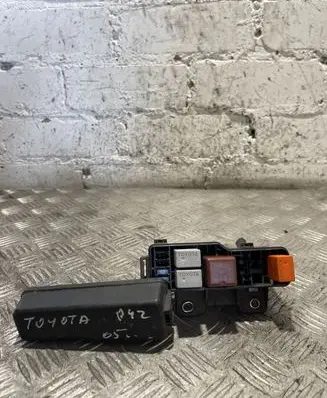 Toyota Avensis T250 Fuse box set