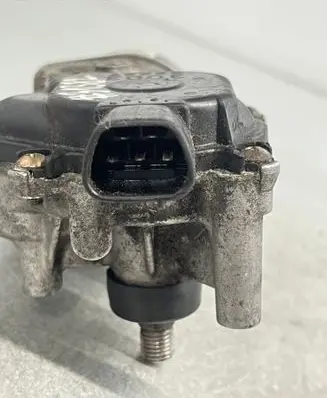 Nissan X-Trail T30 Wiper motor 300332227