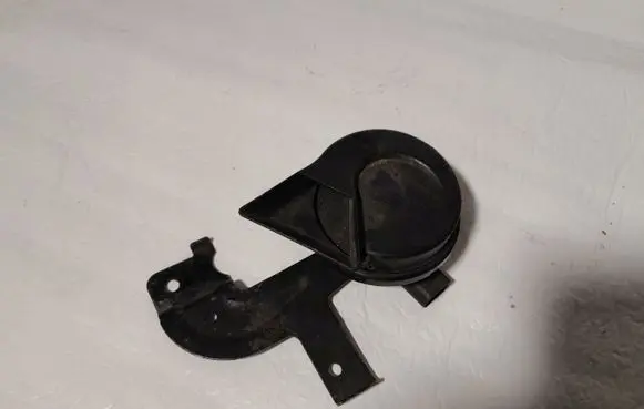 Audi A8 S8 D3 4E Horn signal 4E0951185D