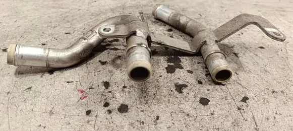 Jaguar XF X260 Engine coolant pipe/hose G4D318B402AC