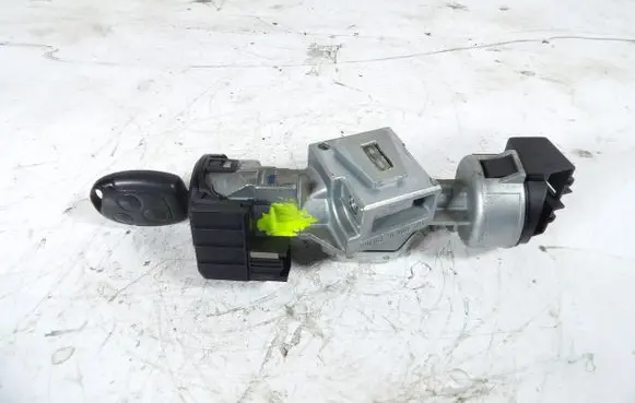 Ford Focus C-MAX Ignition lock 3M51-3F880-AB