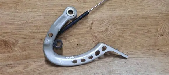 Volvo 760 Tailgate/trunk/boot hinge 304648