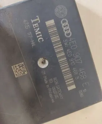 Audi A8 S8 D3 4E Gateway control module 4E0907468E