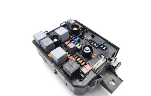 Opel Mokka X Fuse module 95263750