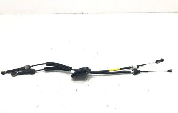 Renault Megane III Gear shift cable linkage 8200781046