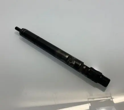 Mercedes-Benz C W204 Fuel injector 