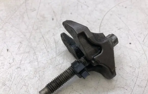 Peugeot 308 Fuel Injector clamp holder