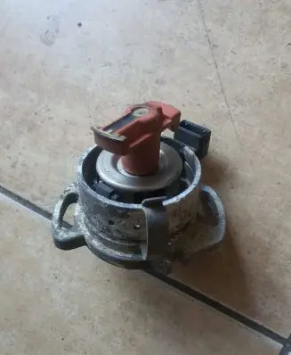 Volkswagen Transporter - Caravelle T4 Spark distributor 023905205B 0237522021 Z515