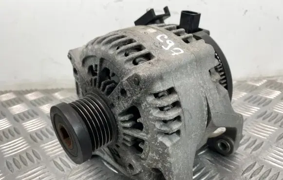 BMW X1 E84 Generator/alternator 7605061 1042106401 14V210A