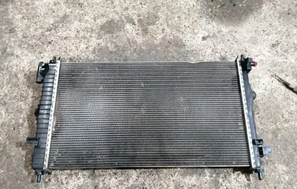 Opel Insignia A Coolant radiator 13241724