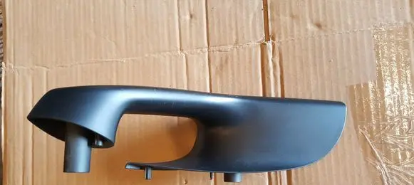 Volkswagen PASSAT B6 Rear door handle trim 3C4868187B