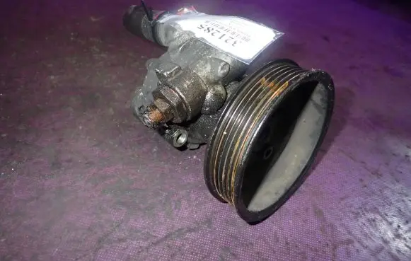 Volkswagen Polo III 6N 6N2 6NF Power steering pump