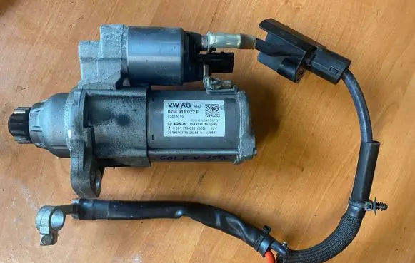 Volkswagen Golf VII Starter motor 02M911022F 5Q0971228K