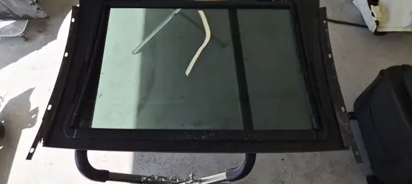 BMW 6 F12 F13 Sunroof glass 7259717
