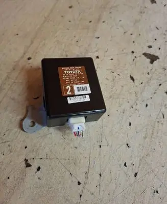 Toyota Prius (NHW20) Door central lock control unit/module 8974147110 61B175000