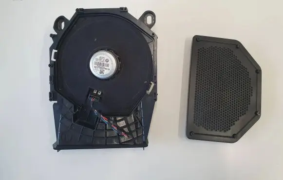 BMW 1 E82 E88 Subwoofer speaker 9204786 18820010 430407860821
