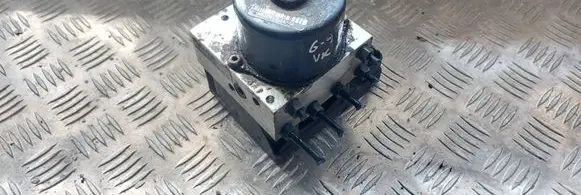 Volkswagen Golf IV ABS Pump 1J0907379G 1J0614117C