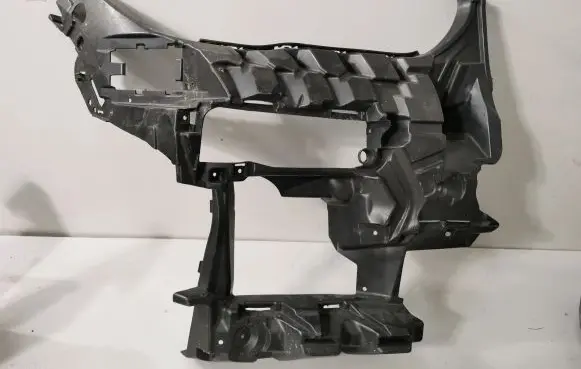 BMW X5 G05 Fog light bracket 7421820