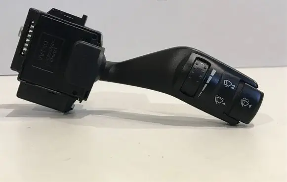 Ford Focus Wiper control stalk 17D940