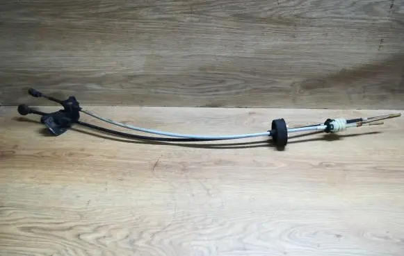 Opel Astra H Gear shift cable linkage 55350266