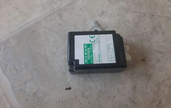 Lexus IS 220D-250-350 Door control unit/module 8974053051