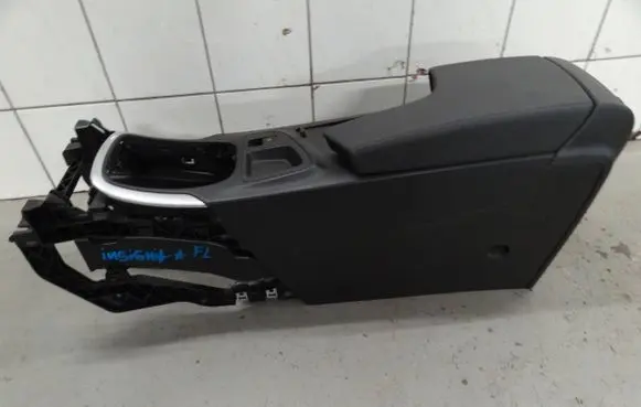 Opel Insignia A Center console