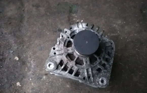 Renault Laguna II Generator/alternator 8200162474 2542653A