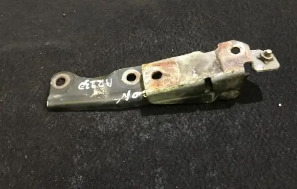 Mitsubishi Space Wagon Engine bonnet/hood hinges