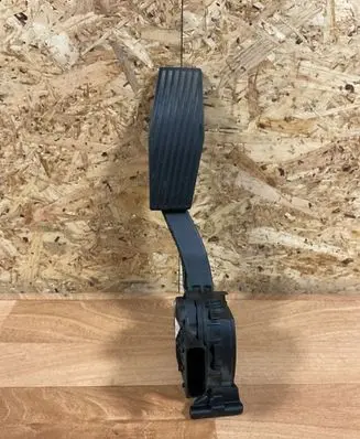 Opel Insignia A Accelerator throttle pedal 13237352 30042013 6PV00976500