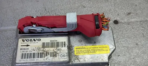 Volvo S80 Airbag deployment crash/impact sensor