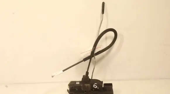Opel Insignia A Front door lock 13503797