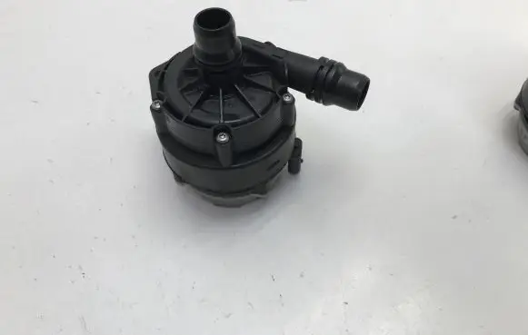 Opel Mokka B Electric auxiliary coolant/water pump 9827567880